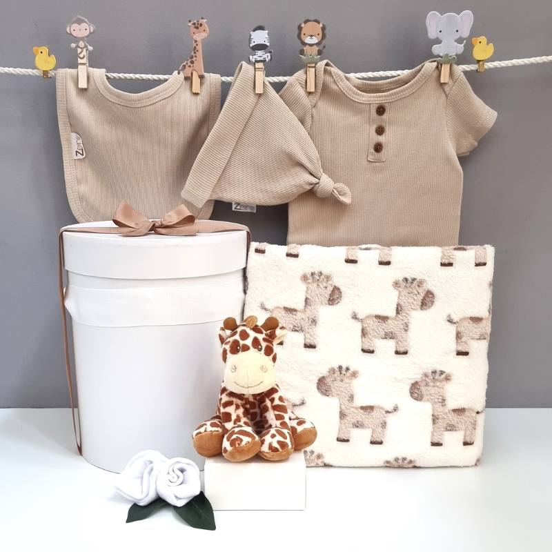 Giggles Giraffe Neutral Baby Gift Hamper