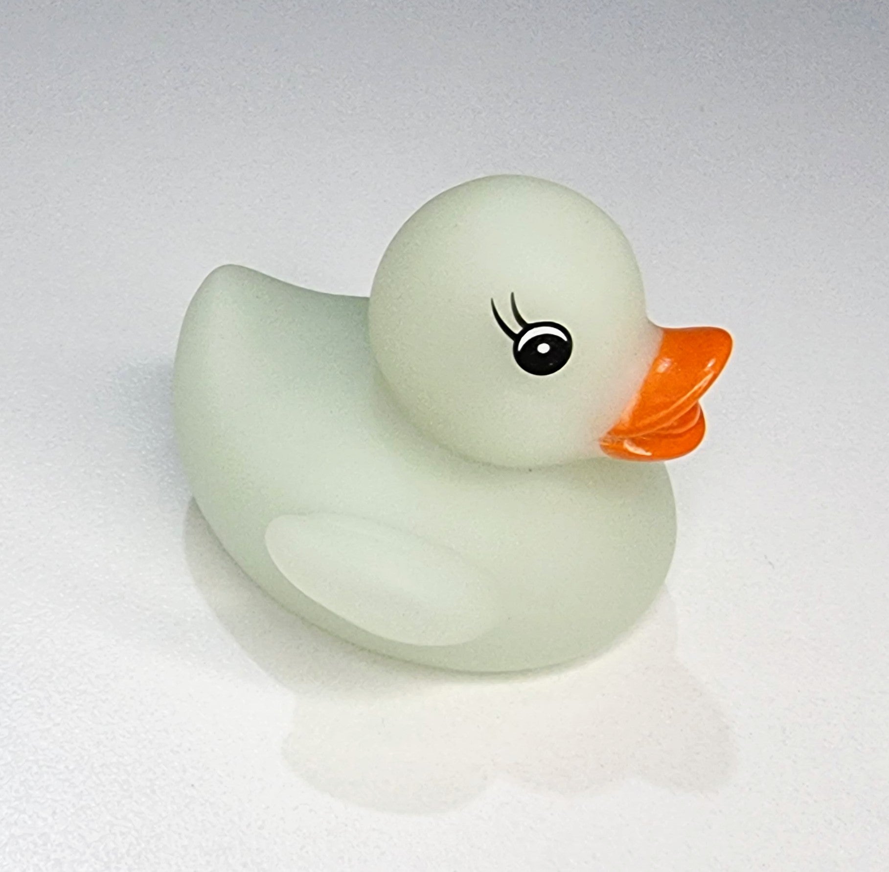 white bath duck glow in dark rubber duck